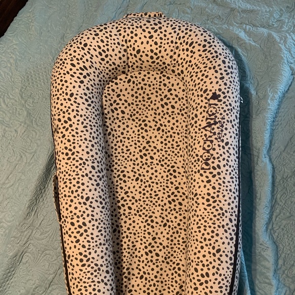 Dockatot painted spots - Picture 2 of 2